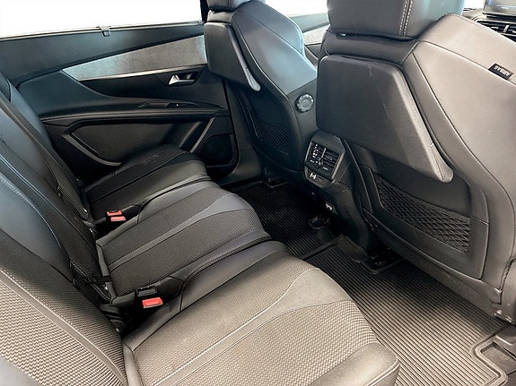 Peugeot 5008 14 of 17