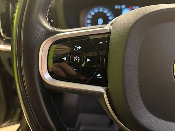 Volvo V60 Cross Country 23 of 25