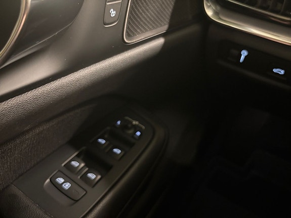 Volvo V60 Cross Country 18 of 25