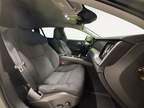 Volvo V60 Cross Country 15 of 25