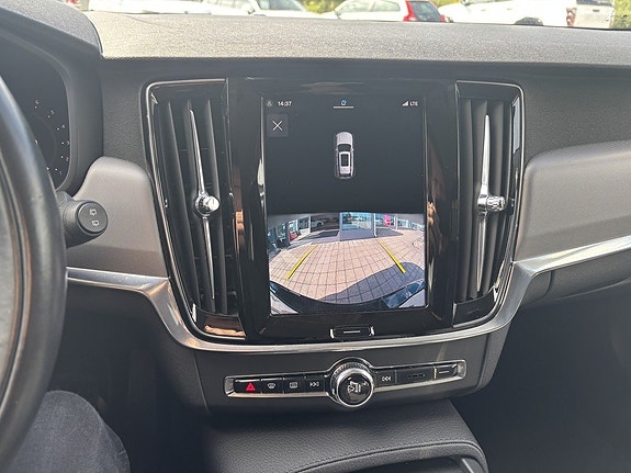 Volvo V90 11 of 15