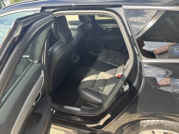 Volvo V90 8 of 15
