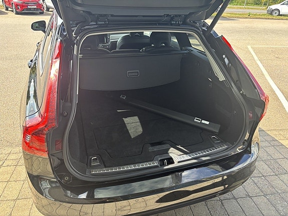 Volvo V90 7 of 15