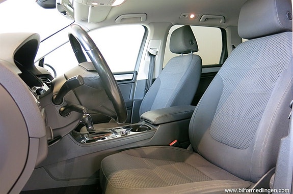 Volkswagen Touareg 10 of 16