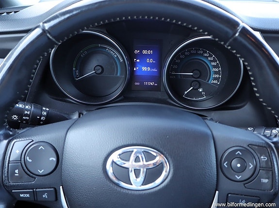 Toyota Auris 10 of 18