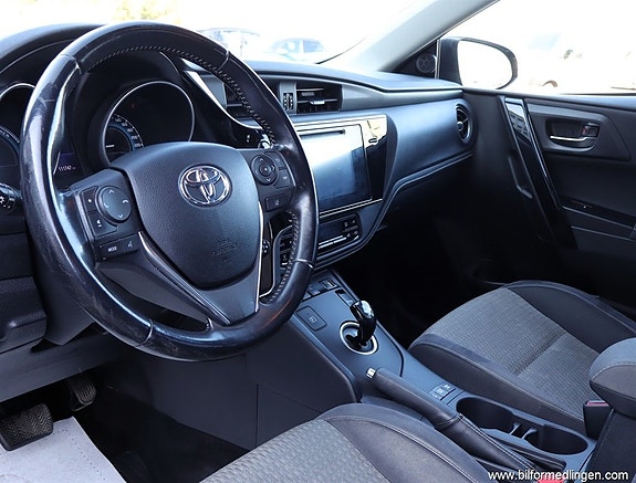 Toyota Auris 9 of 18