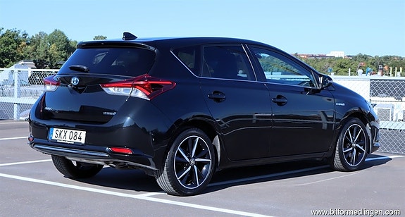 Toyota Auris 4 of 18