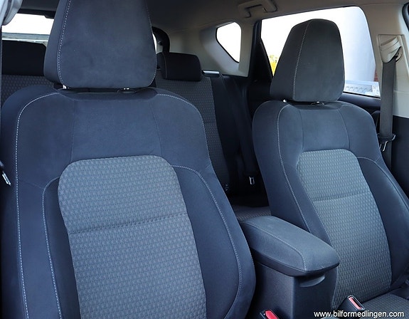 Toyota Auris 6 of 18