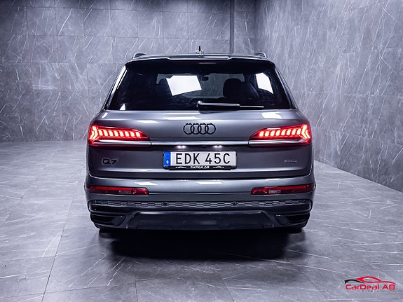 Audi Q7 6 of 30