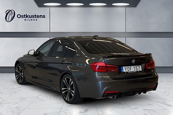BMW 330e 11 of 11