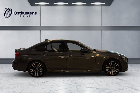 BMW 330e 7 of 11