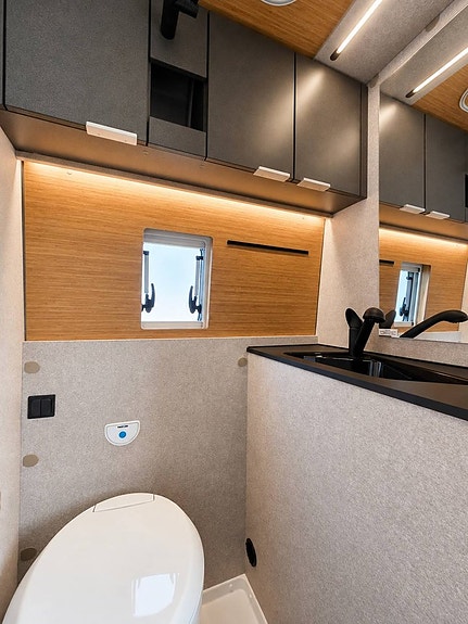 Hymer Redwood 600 Explorer 9 of 14