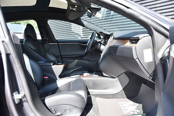 Tesla Model S 10 of 16