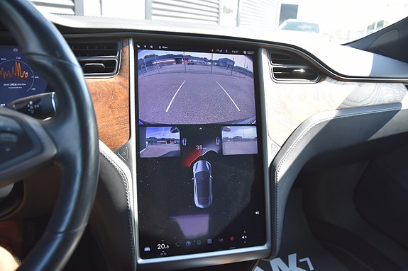 Tesla Model S 16 of 16