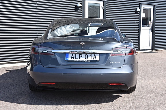Tesla Model S 5 of 16
