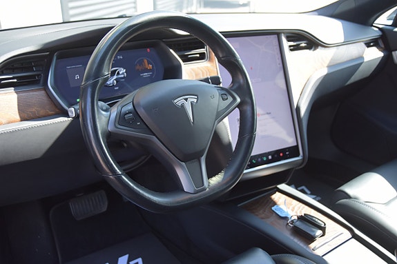 Tesla Model S 12 of 16
