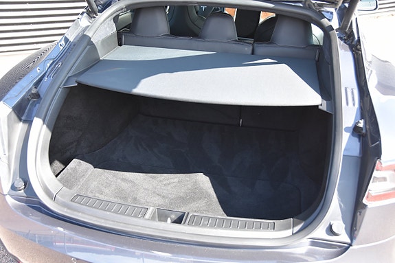 Tesla Model S 7 of 16