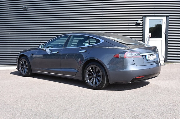 Tesla Model S 4 of 16