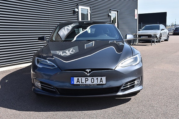 Tesla Model S 2 of 16