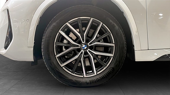 BMW iX1 9 of 9