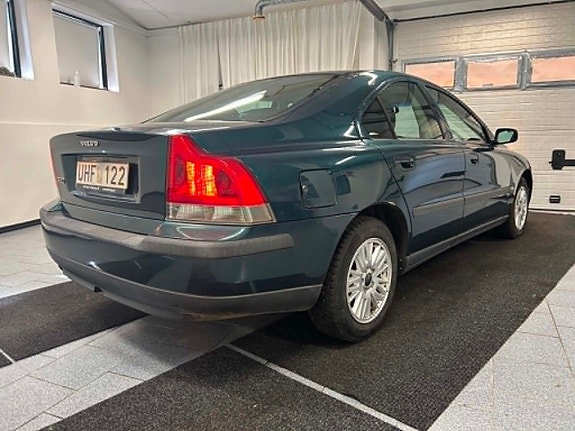 Volvo S60 2 of 22