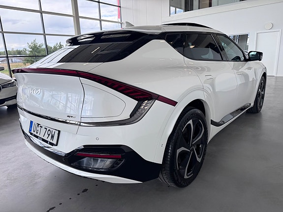 Kia EV6 5 of 25