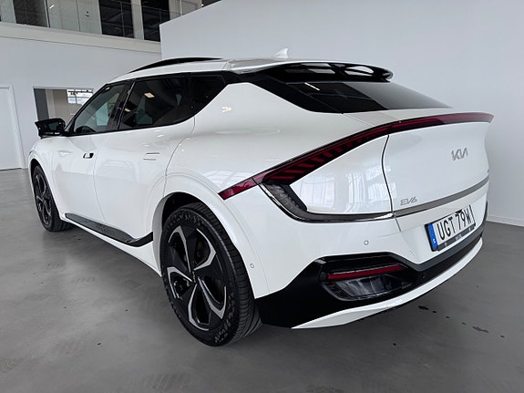 Kia EV6 3 of 25
