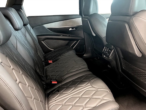 Peugeot 5008 14 of 17