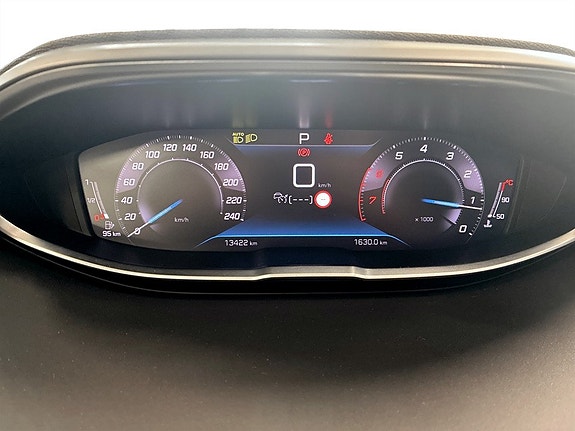 Peugeot 5008 8 of 17