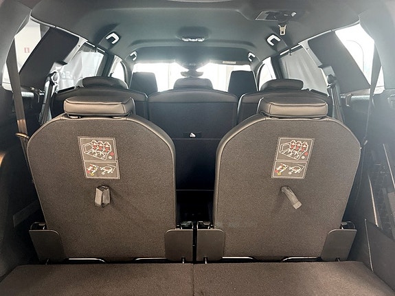 Peugeot 5008 17 of 17