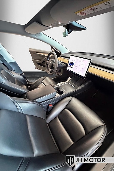 Tesla Model 3 15 of 21