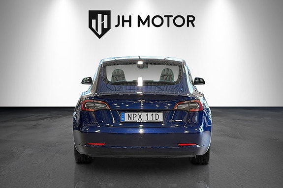 Tesla Model 3 4 of 21