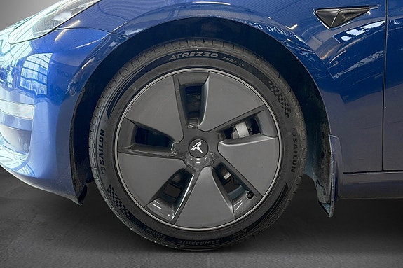 Tesla Model 3 10 of 21