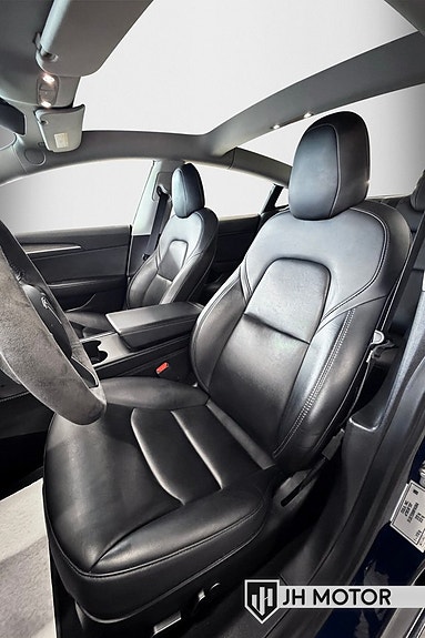 Tesla Model 3 11 of 21