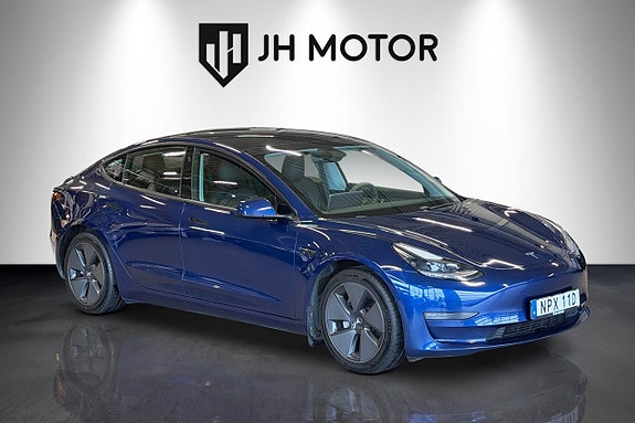 Tesla Model 3 7 of 21