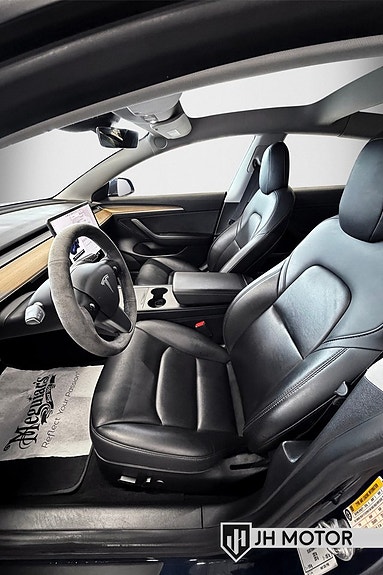Tesla Model 3 12 of 21