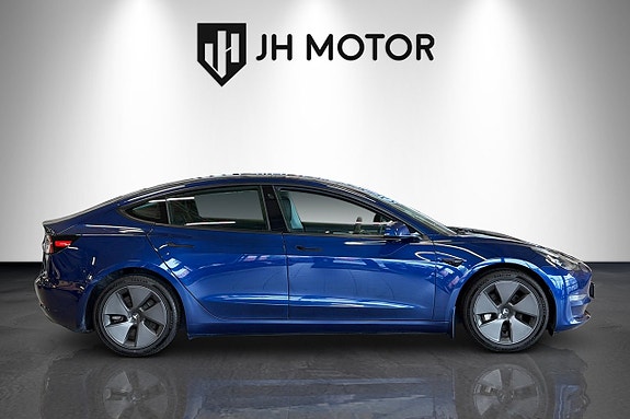 Tesla Model 3 6 of 21