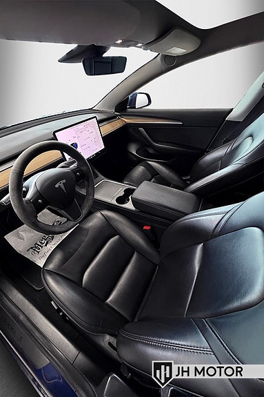 Tesla Model 3 13 of 21