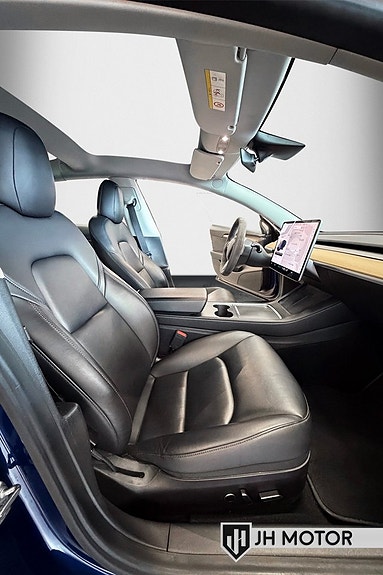Tesla Model 3 14 of 21