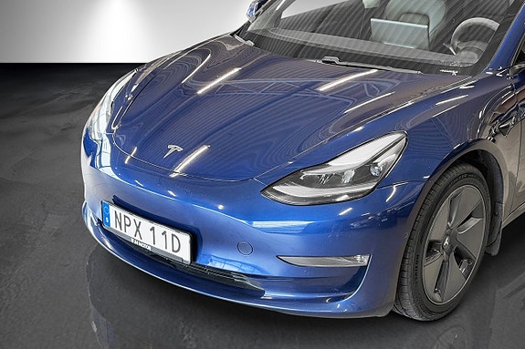 Tesla Model 3 9 of 21