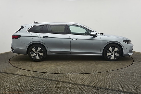 Volkswagen Passat 6 of 10