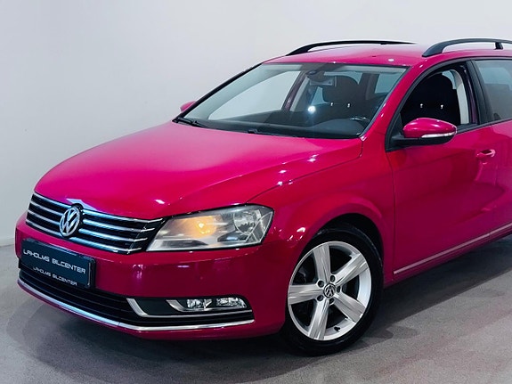 Volkswagen Passat 2 of 19