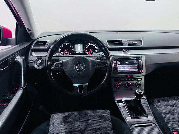 Volkswagen Passat 17 of 19