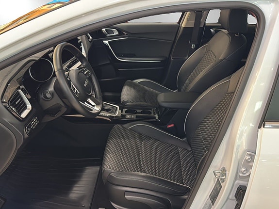 Kia Ceed 8 of 21