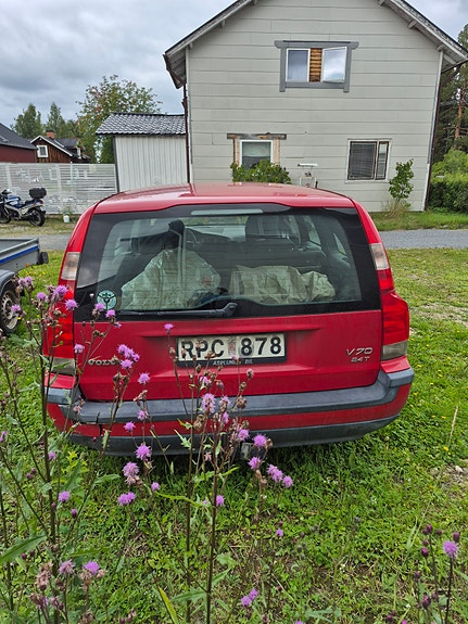 Volvo V70 3 of 6