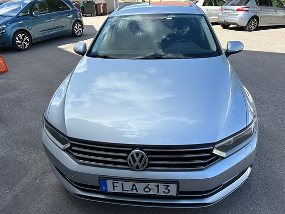 Volkswagen Passat 6 of 18