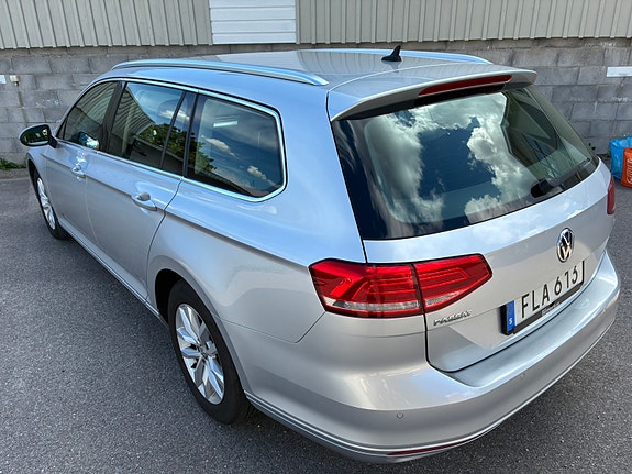 Volkswagen Passat 5 of 18