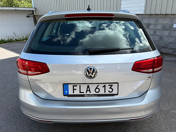 Volkswagen Passat 4 of 18