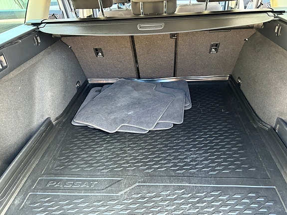 Volkswagen Passat 15 of 18