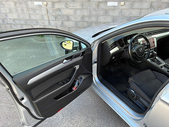 Volkswagen Passat 8 of 18